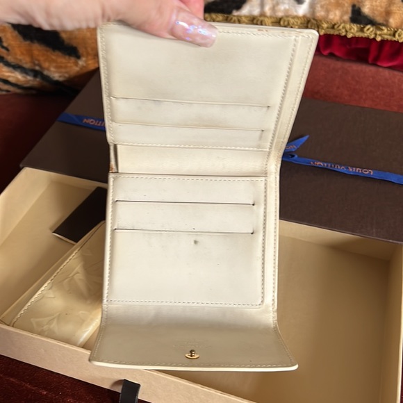 Authentic Louis Vuitton set of wallets monogram beiges vernis - Picture 6 of 16